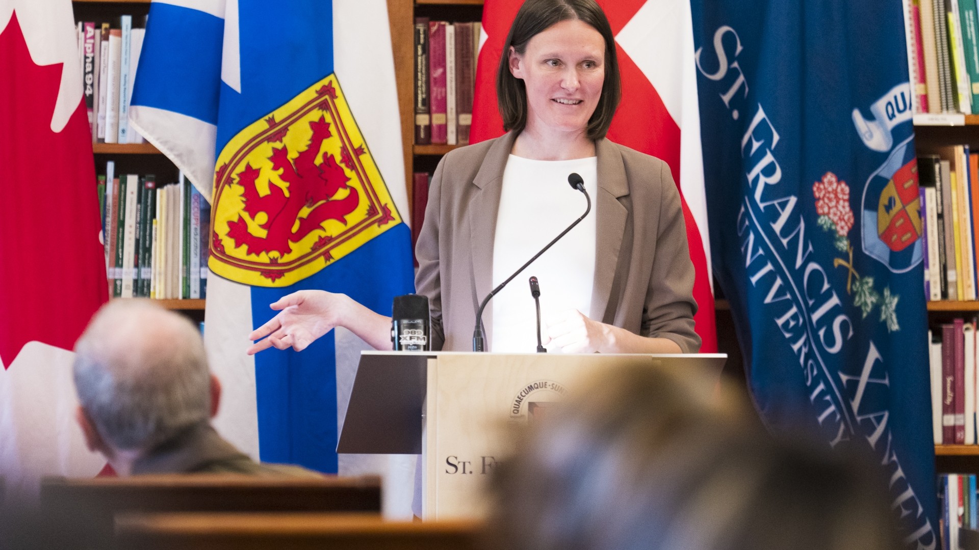 Dr. Erin Mazerolle 